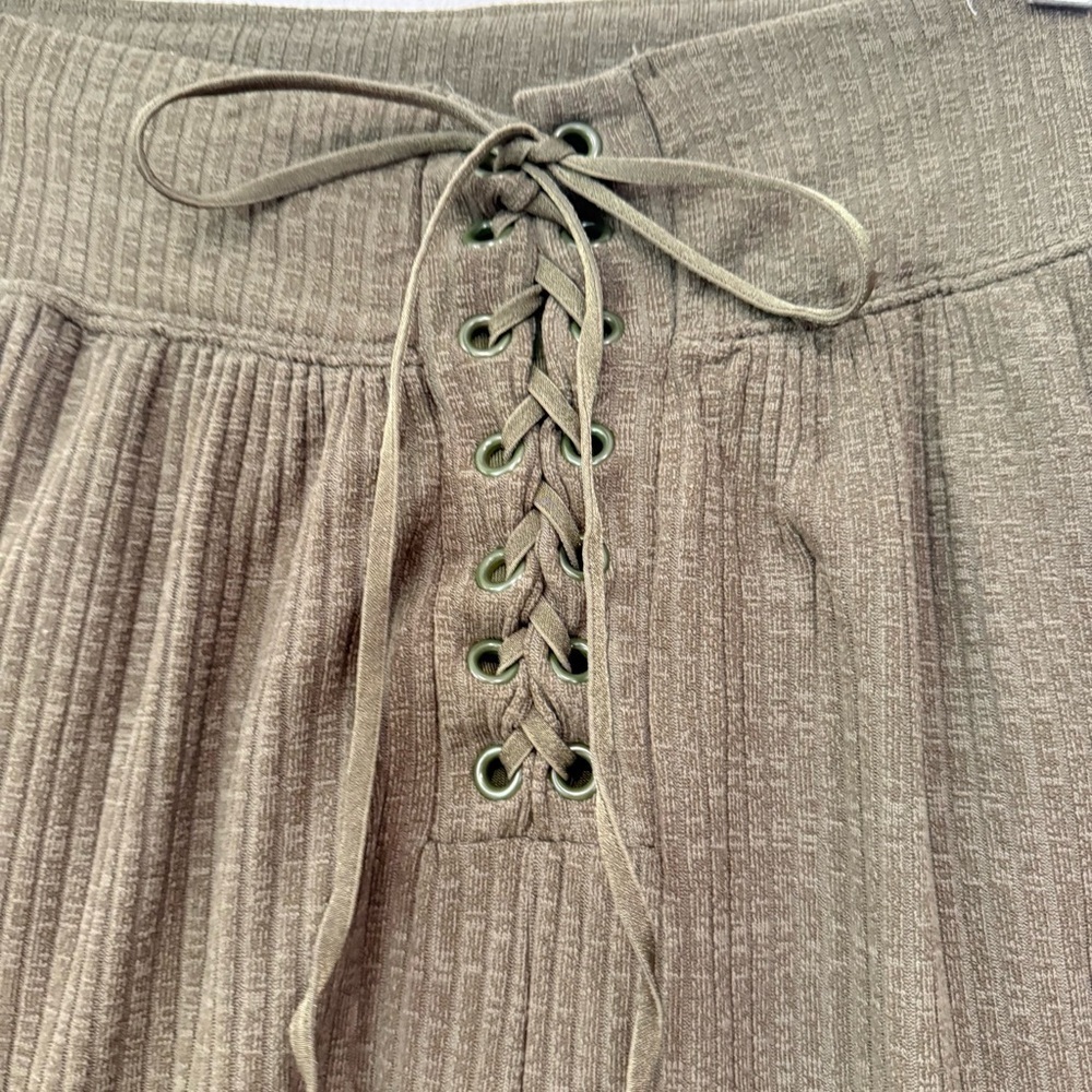 Free People Movement Can't Handle This Shorts Green, Size Small - Picture 3 of 10